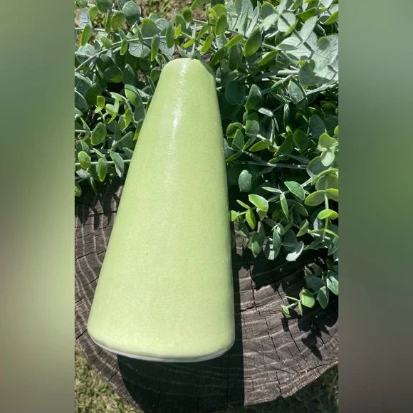 Vase - Picture 2 of 9